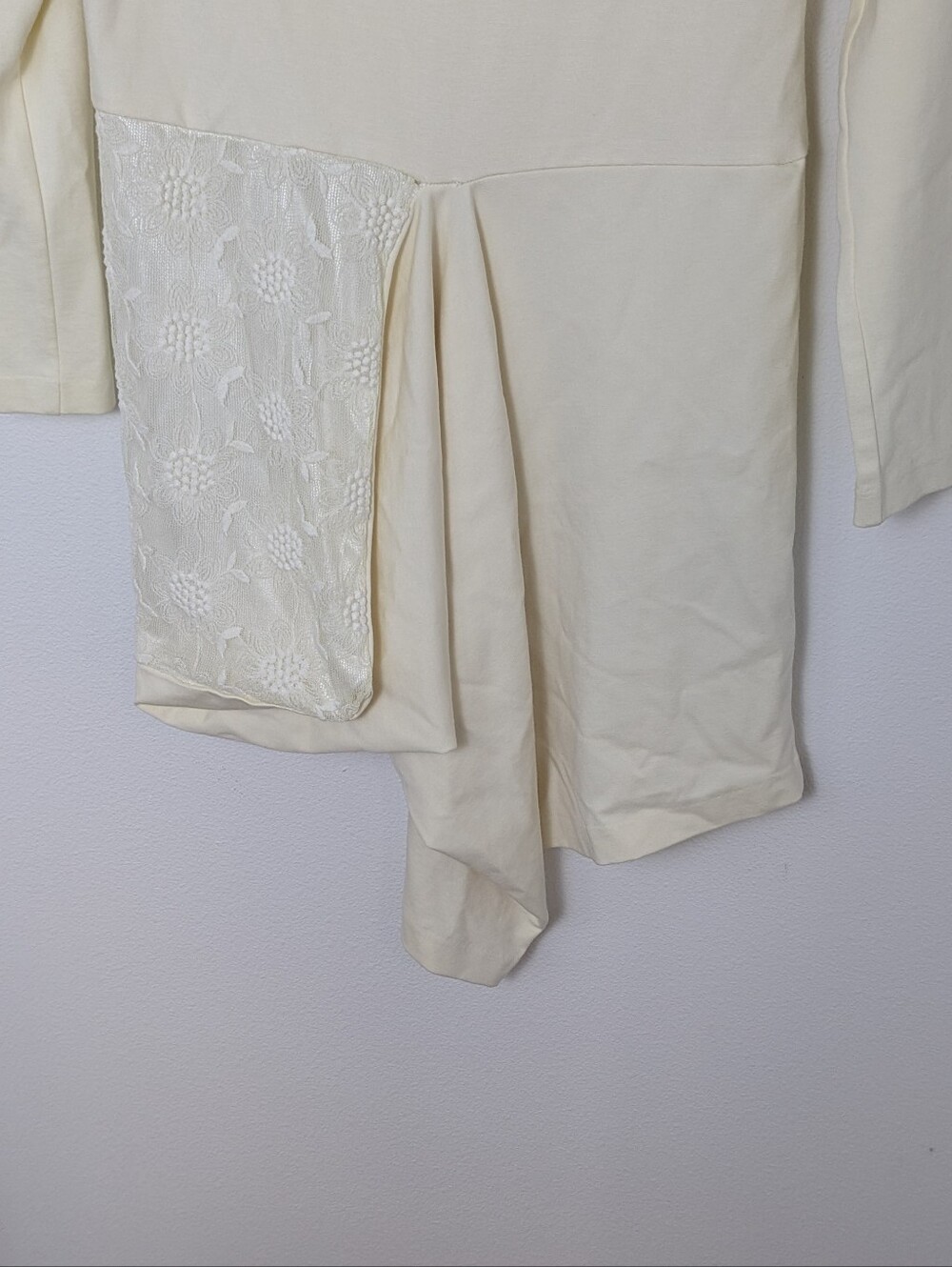 Honey Egg Asymmetrical White Lace Mini Dress Size S/M Long Sleeve Side Lace New - Picture 6 of 13